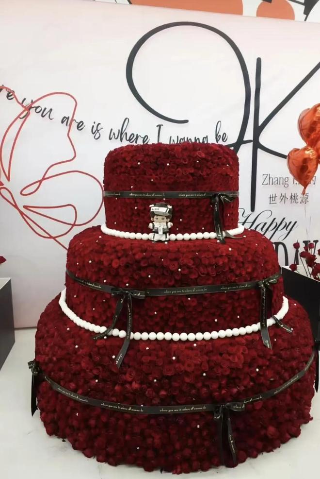 00朵玫瑰200个乒乓球做蛋糕超奢侈K8凯发蝶姐太疯狂为张继科庆生用60(图2)