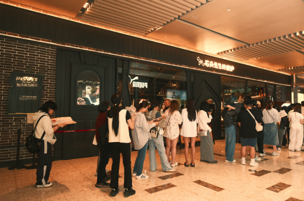 炉成功斩获2025第六届TBI杰出品牌创新奖！凯发K8国际娱乐韧性增长持续进化石头先生的烤(图6)